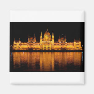 Imán Parlamento húngaro de noche