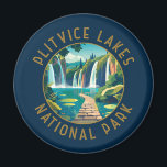 Imán Parque nacional de los lagos Plitvice, Croacia, co<br><div class="desc">Diseño de arte vectorial de los lagos Plitvice. Los lagos del parque están separados por represas travertinas naturales, creadas por el agua que fluye en capas delgadas sobre umbrales.</div>