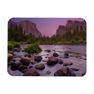 Imán Parque nacional de Yosemite en la oscuridad