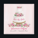 Imán Pastel Boda de color de agua rosa Guardar fecha<br><div class="desc">Una torta boda blanca adornada con flores color agua rosa bonito se sienta sobre un soporte con un fondo de agua rosa pálido. El texto "Save the Date" se mueve alrededor de la tarta, pero puede cambiar el texto como desee. Agregue la información de fecha guardada u otro texto a...</div>