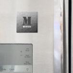 Imán Patrón de malla geométrica gris claro Monograma<br><div class="desc">Monograma Personalice con su personalizado inicial y su nombre. Patrón de malla geométrica de gradiente gris claro triángulos sombríos. Malla geométrica triangular con gradiente gris claro.</div>