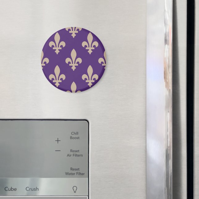 Imán Patrón Fleur de Lis, crema francesa real en morado (In situ (nevera))