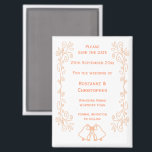 Imán Peach Bells Scrollwork Wedding Guardar La Fecha<br><div class="desc">La boda salva el diseño de las campanas de imán de fecha. Personalizar esta boda de color melocotón ahorra el imán de fecha con los detalles de su boda. Si necesita ayuda para personalizar, póngase en contacto con nosotros a través del enlace de esta página. Diseño de campanas coloreadas de...</div>