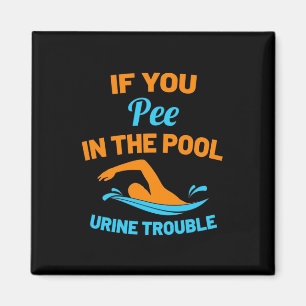 Imán Pee De Nadador En La Piscina