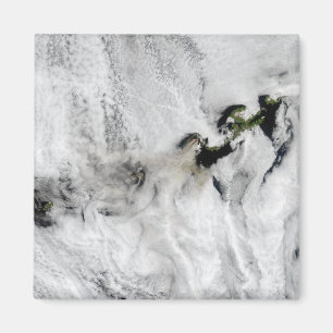 Imán Penacho del volcán de Okmok, islas Aleutian 2