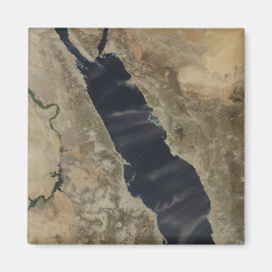 Imán Penachos del polvo sobre el Mar Rojo