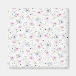 Imán Pequeñas flores rosas y azules en blanco