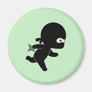 Imán Pequeño ninja corriendo en verde