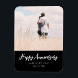 Imán Personalizado de aniversario foto boda moderno y e<br><div class="desc">Boda de aniversario con letra elegante y diseño atemporal. Un aniversario para recordar para siempre.</div>