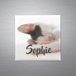 Imán Personalizado Foto moderna Mascota de familia pers<br><div class="desc">Magnet de fotos Personalizado moderno y sencillo. El texto se puede personalizar o eliminar. Mantén fotos lindas o personalizadas con tu propia foto de familia, amigos, boda, mascota, bebé, casa, vacaciones, etc. El diseño minimalista es una sofisticada incorporación a un hogar elegante. Hace un regalo perfecto para el personalizado y...</div>