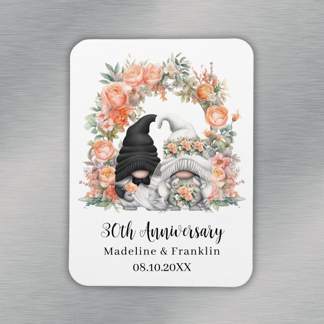 Imán Personalizado Gnome Peach Floral 30° aniversario B (Custom Gnome Peach Floral 30th Wedding Anniversary Magnet
)