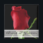 Imán Personalizar de pegatinas de casamiento de rosa ro<br><div class="desc">Hermosa Naranja elegante y Fuchsia Gerber invitaciones a la boda de la marea - Si desea un acabado brillante (sólo brillante en el lado delantero), pida los papeles básicos, de lino o metálicos - para un acabado mate reciclado, fieltro o moteado. Perfecto para todas sus invitaciones y invitaciones fiestas. Elija...</div>