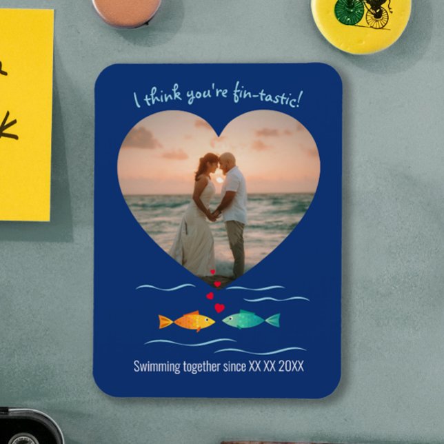 Imán Pez Divertido Cumpleaños Personalizado Foto Día de (Funny blue Valentine's day custom photo magnet with colorful ocean fish and heart shape)