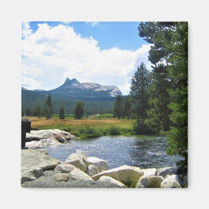 Imán Pico de la Catedral en las praderas de Tuolumne, Y