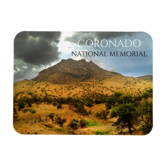 Imán Pico Montezuma, cielo tormentoso, monumento conmem (Horizontal)