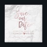 Imán PixDezines Guardar la fecha/Faux Rosa Oro Mármol<br><div class="desc">El imán PixDezines ahorra la fecha con oro falso rosa en mármol blanco extraíble. *Nota: las nuevas herramientas de zazzle permiten cambiar el tono de sus caracteres y línea, así como los filtros para cambiar el tono de la imagen. Si necesita ayuda adicional, póngase en contacto con nosotros en contact.pixdezines@gmail.com...</div>