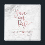 Imán PixDezines Guardar la fecha/Faux Rosa Oro Mármol<br><div class="desc">El imán PixDezines ahorra la fecha con oro falso rosa en mármol blanco extraíble. *Nota: las nuevas herramientas de zazzle permiten cambiar el tono de sus caracteres y línea, así como los filtros para cambiar el tono de la imagen. Si necesita ayuda adicional, póngase en contacto con nosotros en contact.pixdezines@gmail.com...</div>