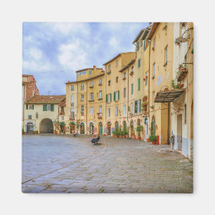 Imán Plaza Anfiteatro, ciudad de Lucca, Italia