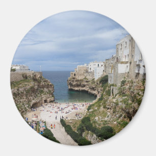 Imán Polignano una playa de la ciudad de Mare en Puglia
