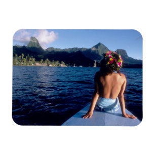 Imán Polinesia Francesa, Moorea. Mujer disfrutando de l