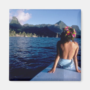 Imán Polinesia Francesa, Moorea. Mujer disfrutando la v