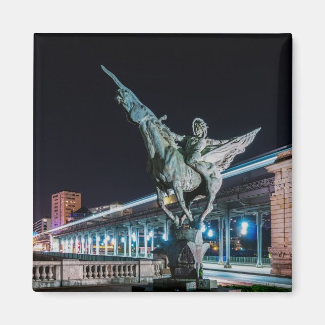 Imán Pont de Bir-Hakeim por la noche - París, Francia (Frente)