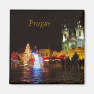 Imán Praga en la Plaza en Noche de Navidad