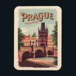 Imán Praga República Checa Vintage<br><div class="desc">Diseño de viaje vectorial retro de Praga. Praga,  capital de la República Checa,  está dividida por el río Vltava. Llamada "la ciudad de las cien arañas",  es conocida por su Plaza del Casco Antiguo.</div>