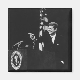 Imán Presidente estadounidense John Kennedy en conferen