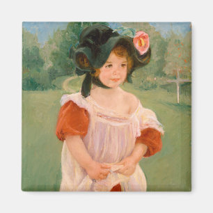 Imán Primavera: Margot parado en un jardín   Mary Cassa