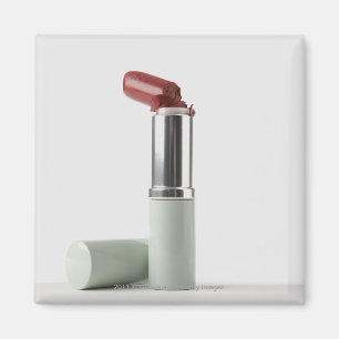 Imán Primer de un lápiz labial quebrado