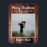 Imán Primera Navidad juntos, foto de Navidades de peluc<br><div class="desc">Crea tu propia rústica Primera Navidad juntos Navidades de la foto imán flexi. Envíe a sus amigos y familiares Feliz Navidad con este imán fotográfico único y personal. Añade tu propia foto,  texto y nombres para personalizarla.</div>