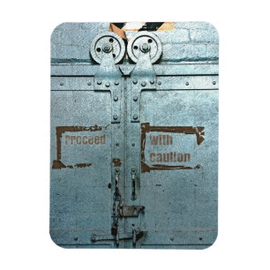 Imán Proceder con cautela puerta industrial gris azul