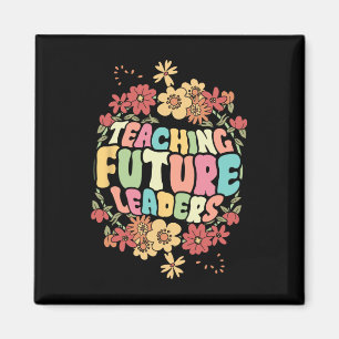 Imán Profesor de Floristería Enseñando a Futuros Lídere