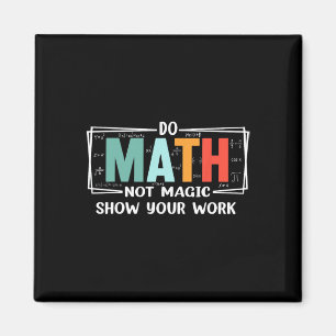 Imán Profesor de matemáticas divertido hace matemáticas