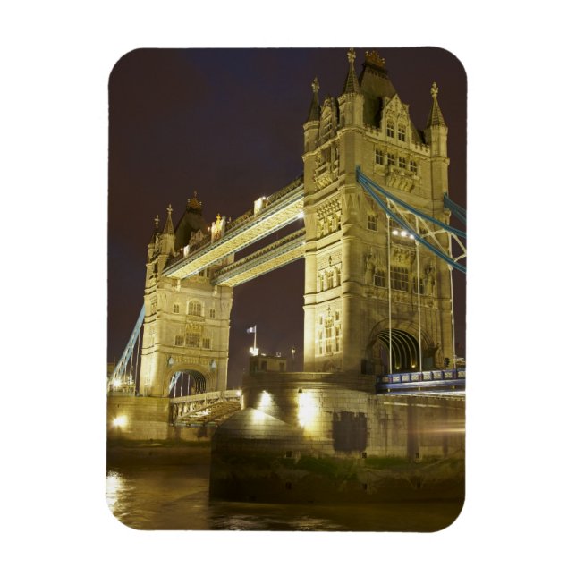 Imán Puente de la Torre y río Támesis al anochecer, Lon (Vertical)