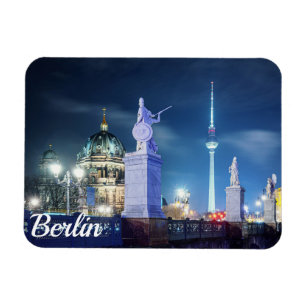 Imán Puente de piedra cerca de la Catedral de Berlín en