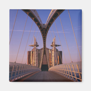 Imán Puente del Milenio, Centro Lowry, Salford