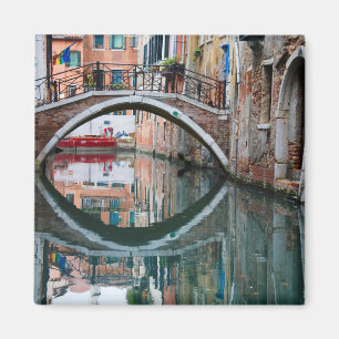 Imán Puente sobre el Canal de Venecia