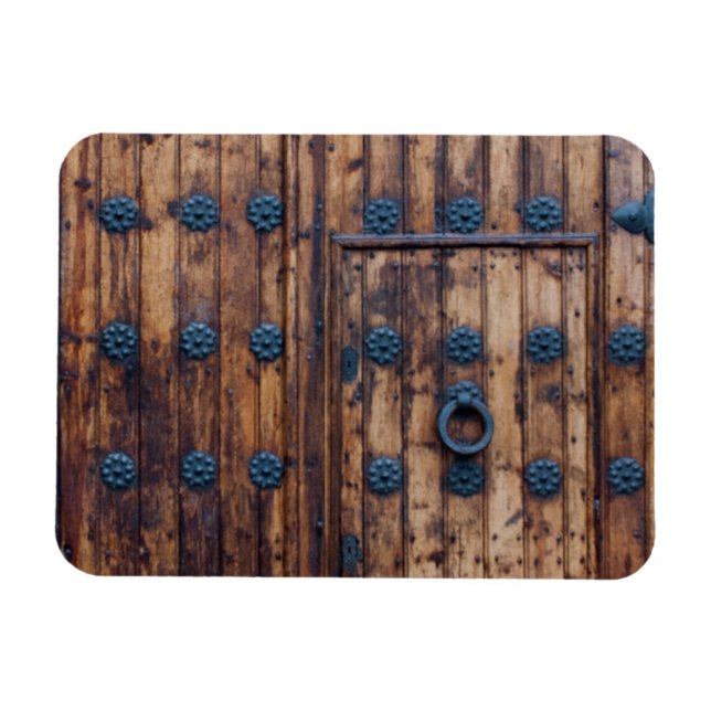 Imán Puerta Antigua Pequeña Dentro De Grandes Puertas (Horizontal)