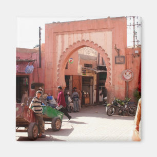 Imán puerta de Marrakesh Medina