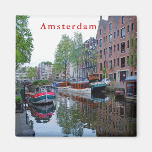 Imán Puerto en el canal en Amsterdam