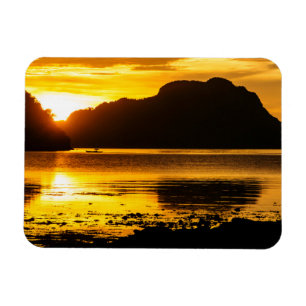 Imán Puesta de sol dorada sobre la bahía
