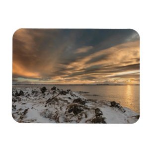 Imán Puesta de sol sobre el lago Myvatn, Islandia