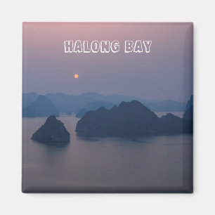 Imán Puesta de sol sobre la bahía de Halong - Vietnam,
