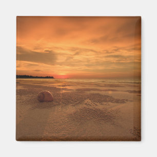 Imán Puesta del sol en una playa tailandesa