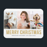 Imán Purpurina de Faux Gold Tres Navidades Collages de<br><div class="desc">Feliz Navidad | Añada un toque de brillo a su temporada de vacaciones con nuestro imán de Navidades de fotos de personalizable, con llamativas cartas purpurinas de oro! Este imán festivo es una manera deliciosa de mostrar tu foto favorita de vacaciones mientras mandas cálidos deseos a amigos y familia. Las...</div>