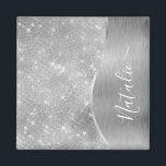 Imán Purpurina de plata Glam Bling Metálico personaliza<br><div class="desc">Personalice fácilmente este imán con motivos de purpurina metalizado y glamoroso plateado con su propio nombre personalizado.</div>