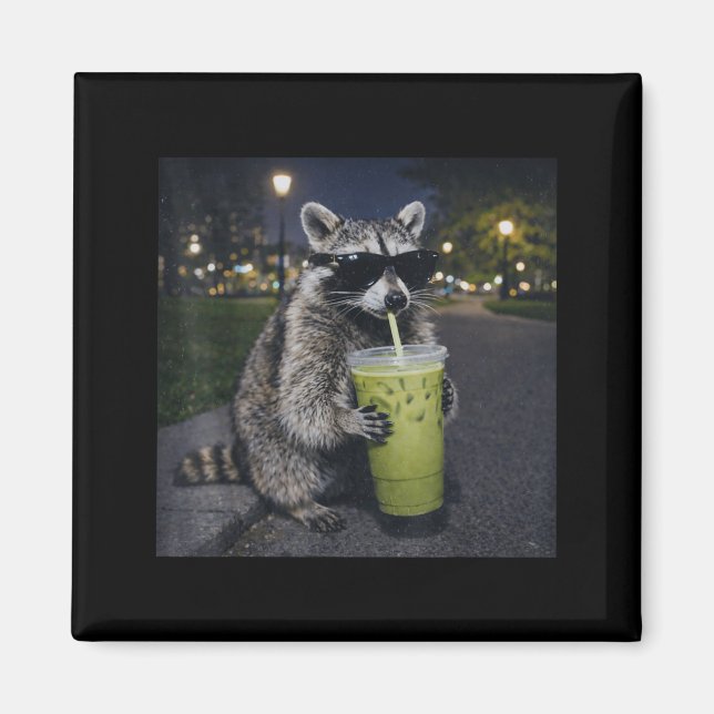 Imán Raccoon drinking iced matcha latte funny animal (Frente)