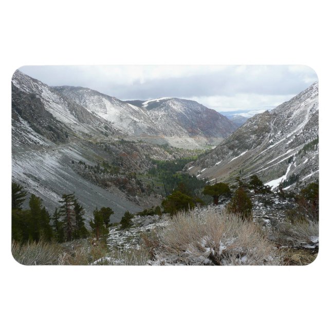 Imán Recorriendo las nevadas montañas de Sierra Nevada (Horizontal)